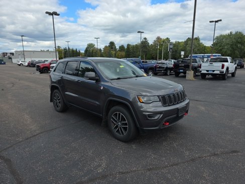 Used 2017 Jeep Grand Cherokee Trailhawk w/ Trailhawk Luxury Group image 4