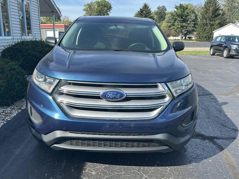 Used 2017 Ford Edge SE image 2