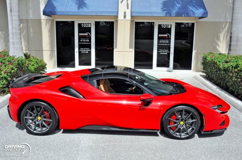 Used 2023 Ferrari SF90 Spider image 11