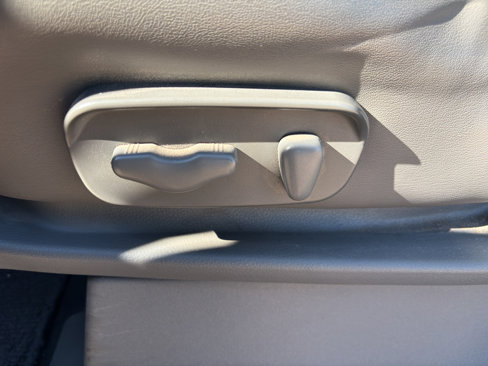 Used 2019 Nissan Frontier SL image 22