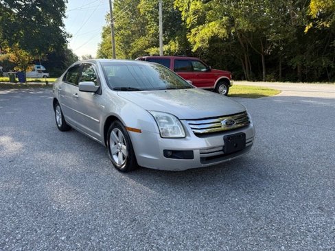 Used 2008 Ford Fusion SE image 2