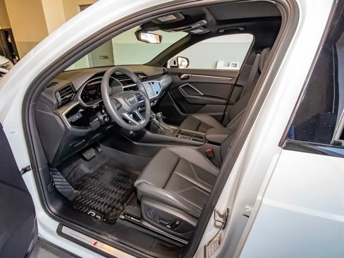 Certified 2025 Audi Q3 2.0T Premium image 37