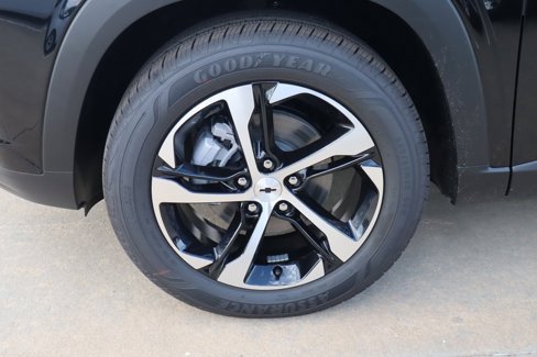 New 2025 Chevrolet Trax RS w/ Sunroof Package image 16