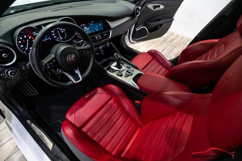 Used 2022 Alfa Romeo Giulia Veloce image 47
