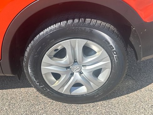 Used 2015 Toyota RAV4 LE image 38