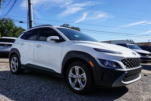 Used 2022 Hyundai Kona SEL w/ Cargo Package image 2