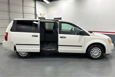 Used 2009 Dodge Grand Caravan w/ PWR Window Group image 9