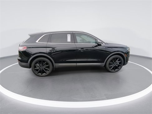 Used 2021 Lincoln Nautilus Reserve w/ Monochromatic Package image 9