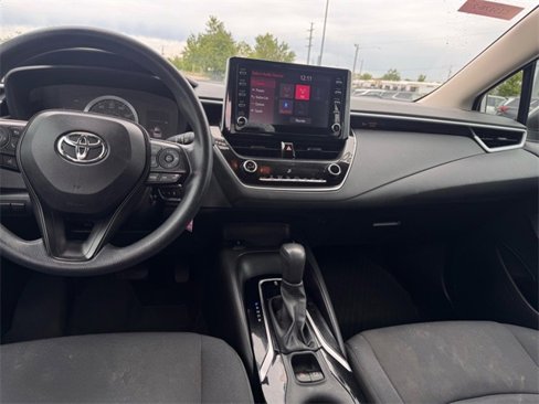 Used 2020 Toyota Corolla LE image 11