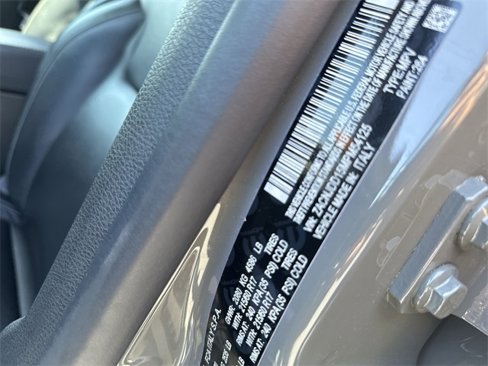 Used 2021 Jeep Renegade Limited image 34