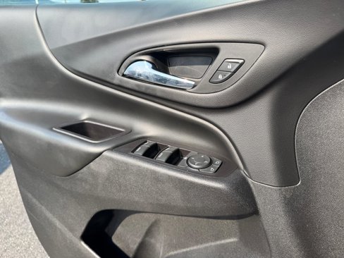 Used 2020 Chevrolet Equinox LT image 27