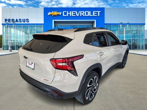 New 2026 Chevrolet Trax RS w/ Driver Confidence Package image 4