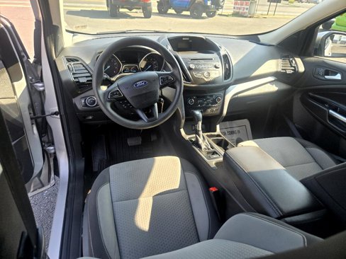 Used 2017 Ford Escape SE image 45