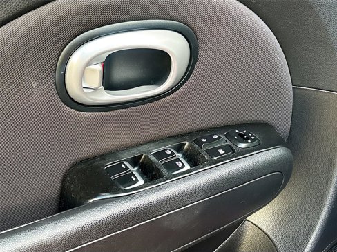 Used 2018 Kia Soul + image 19