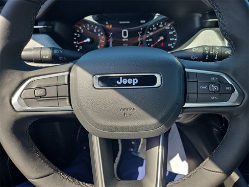 New 2025 Jeep Compass Latitude image 23