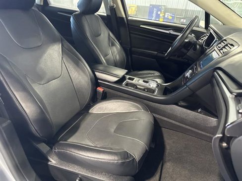 Used 2020 Ford Fusion Titanium image 18