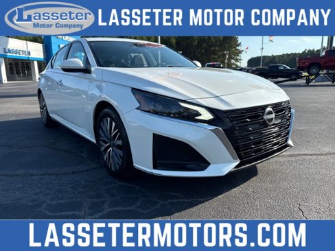 Used 2023 Nissan Altima 2.5 SV image 1