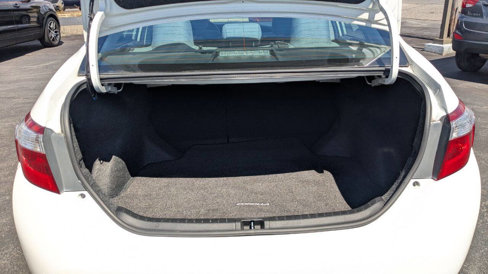 Used 2015 Toyota Corolla L image 37