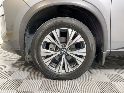 Used 2023 Nissan Rogue SV image 10