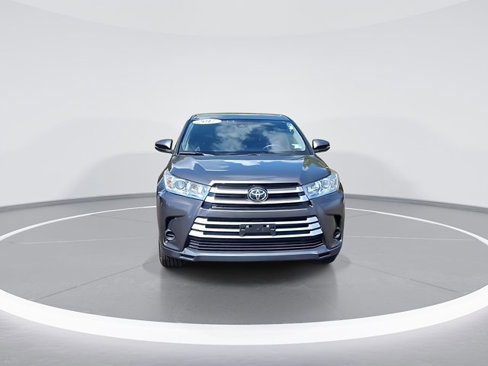 Used 2017 Toyota Highlander LE image 8