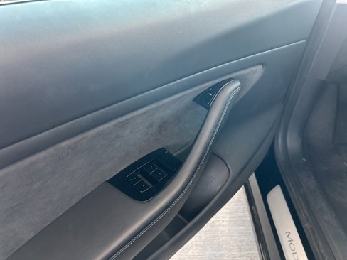 Used 2019 Tesla Model 3 Standard Range Plus image 5