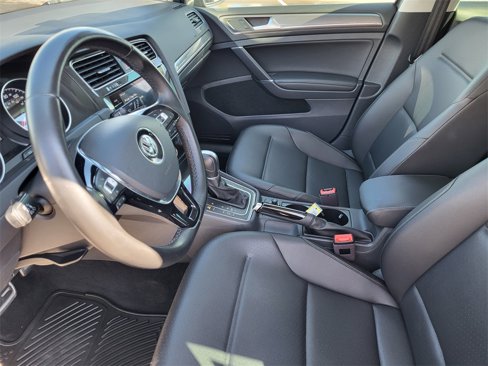 Used 2018 Volkswagen Golf Alltrack S image 10