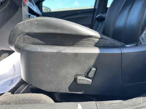 Used 2011 Chrysler 200 Limited image 22