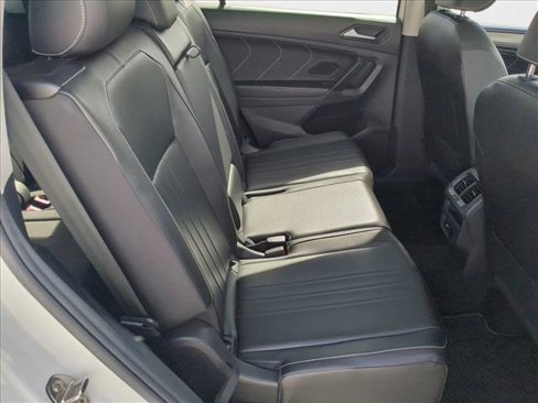 Used 2022 Volkswagen Tiguan SE image 22