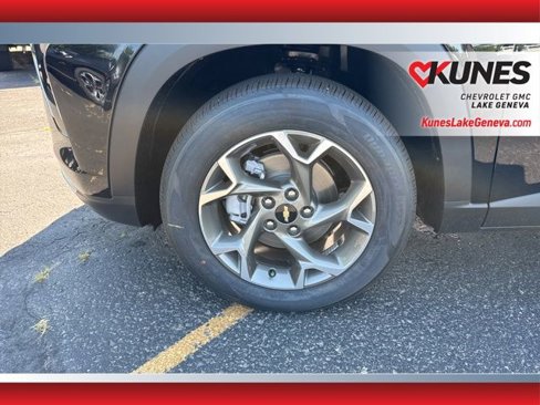 New 2025 Chevrolet Trax LT w/ Driver Confidence Package image 11