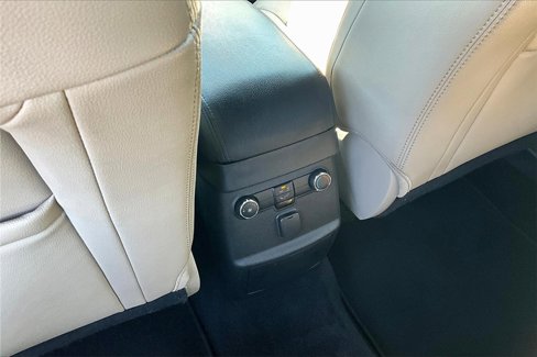 Used 2018 Ford Explorer XLT w/ Equipment Group 202A image 24
