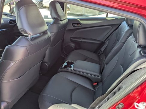 Used 2017 Toyota Prius Prime Premium image 14