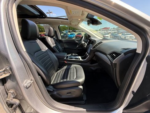 Used 2021 Ford Edge SEL w/ Convenience Package image 9