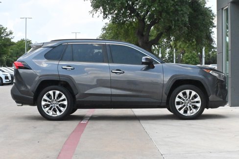 Used 2019 Toyota RAV4 Limited image 10