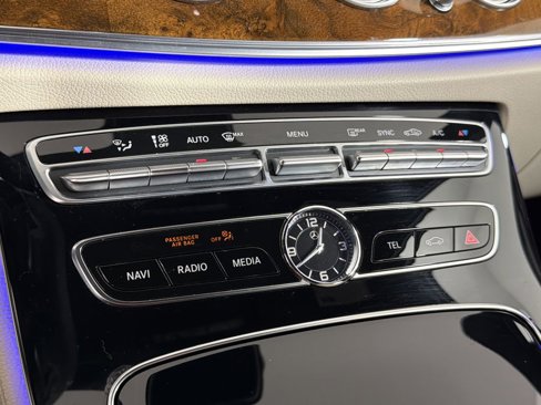 Used 2018 Mercedes-Benz E 300 image 32