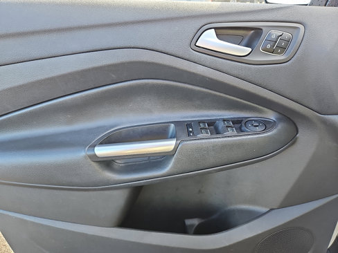 Used 2018 Ford Escape Titanium image 12