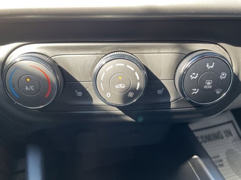 Used 2024 Chevrolet Trax RS image 35