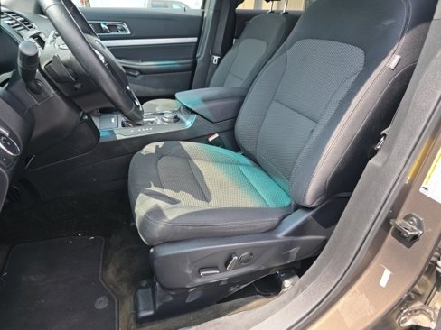 Used 2016 Ford Explorer XLT image 15