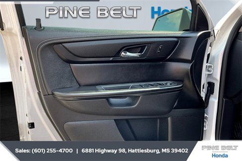 Used 2016 Chevrolet Traverse LT image 17