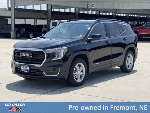 Used 2022 GMC Terrain SLE w/ Driver Convenience Package image 1