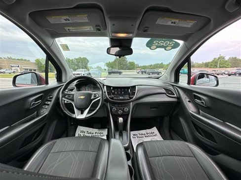 Certified 2022 Chevrolet Trax LT w/ LT Convenience Package image 20