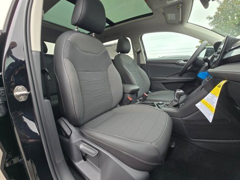 New 2025 Volkswagen Taos SE image 12