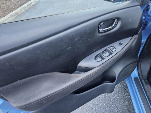 Used 2013 Nissan Leaf S image 11
