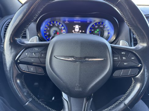 Used 2019 Chrysler 300 S image 25