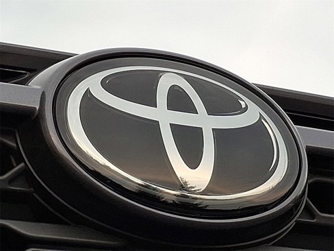 Used 2024 Toyota RAV4 XLE image 30