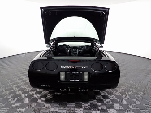 Used 2001 Chevrolet Corvette Coupe w/ Preferred Equipment Group2 image 11