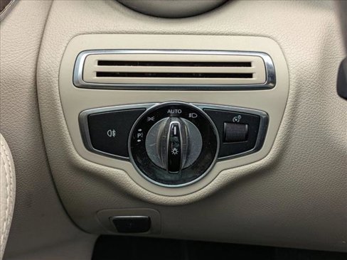 Used 2015 Mercedes-Benz C 300 Sedan image 15