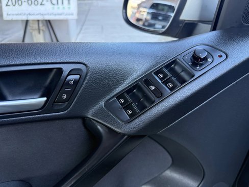 Used 2015 Volkswagen Tiguan S image 27