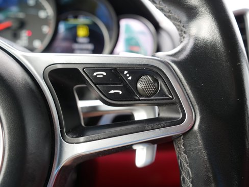 Used 2018 Porsche Cayenne Platinum Edition w/ Premium Package image 21