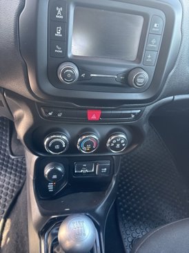 Used 2017 Jeep Renegade Altitude image 15