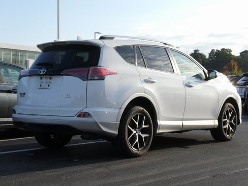 Used 2016 Toyota RAV4 SE image 3